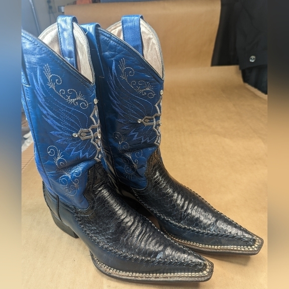 El General Boots women's Sz 7.5B Black Python vamp, blue pigskin shaft with rhin - Picture 1 of 14